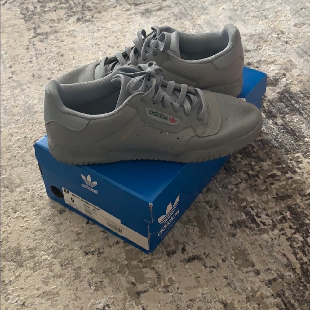 Yezzy Calabasas
